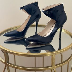 Nine West Black Ankle Strap Pump Size 11